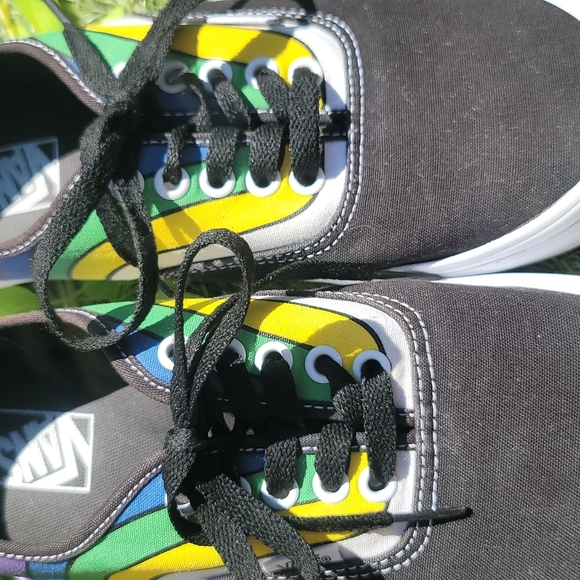 Vans.. - Picture 3 of 12